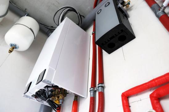 844437468 Housing technology: New gas boilder
