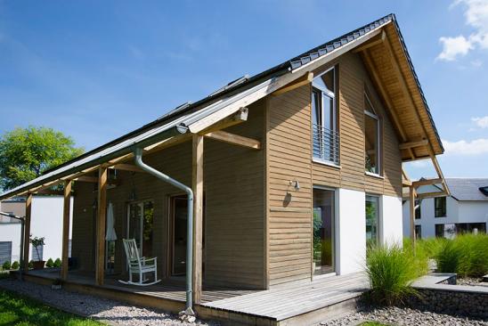 Günstig Haus bauen: Wohnfläche reduzieren Modernes Einfamilienhaus mit kleinerer Wohnfläche