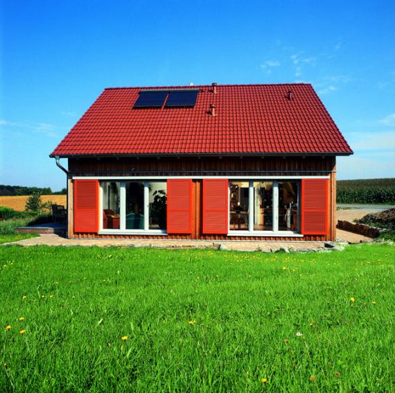 Kleine Fertighäuser: Aussenansicht II HAUS DÜNSBACH von Keitel